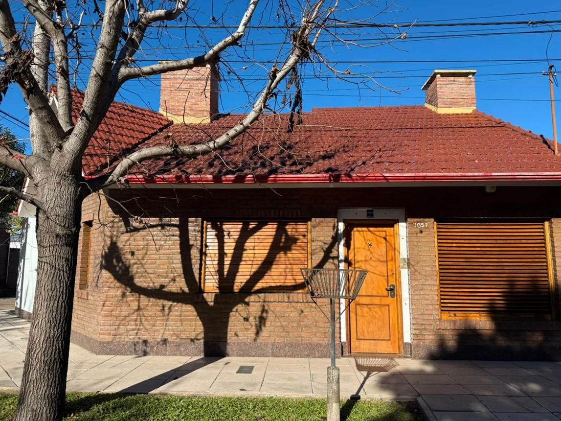 Casa de 3 dormitorios en barrio escalante., foto 1