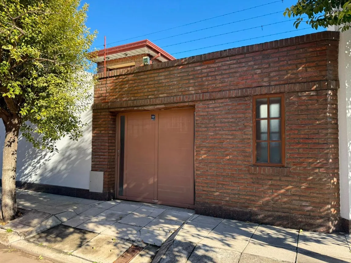 Casa de 3 dormitorios en barrio escalante., foto 2