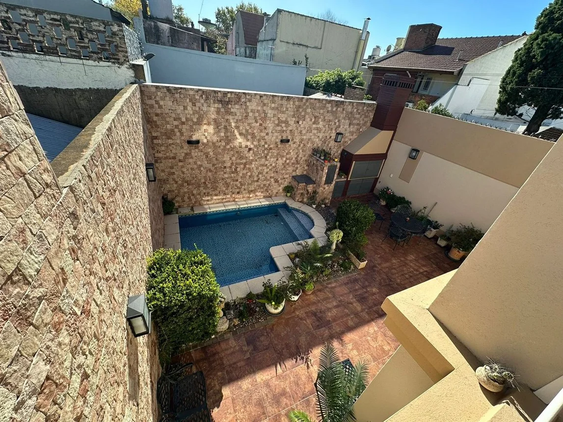 Casa tríplex de 5 ambientes en venta en Liniers, Onésimo Leguizamón 7200, foto 3