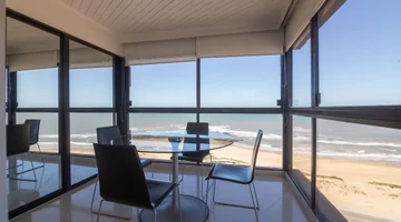 Alquiler 3 suites piscina, mucama, sobre el mar