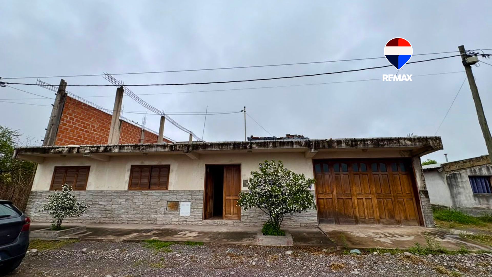CASA 3 DORM EN VENTA EN LA SILLETA RECIBE AUTO - foto 1