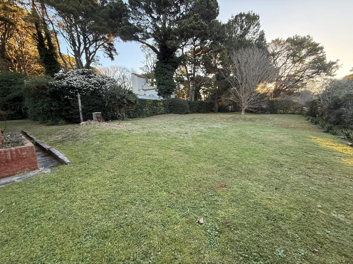 Casa de 5 ambientes en venta en Pinamar, Del Jilguero 700, foto 3