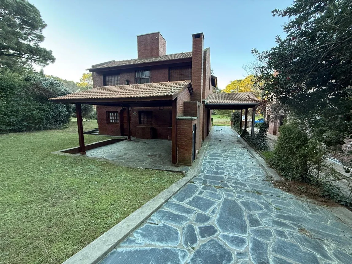 Casa de 5 ambientes en venta en Pinamar, Del Jilguero 700, foto 4