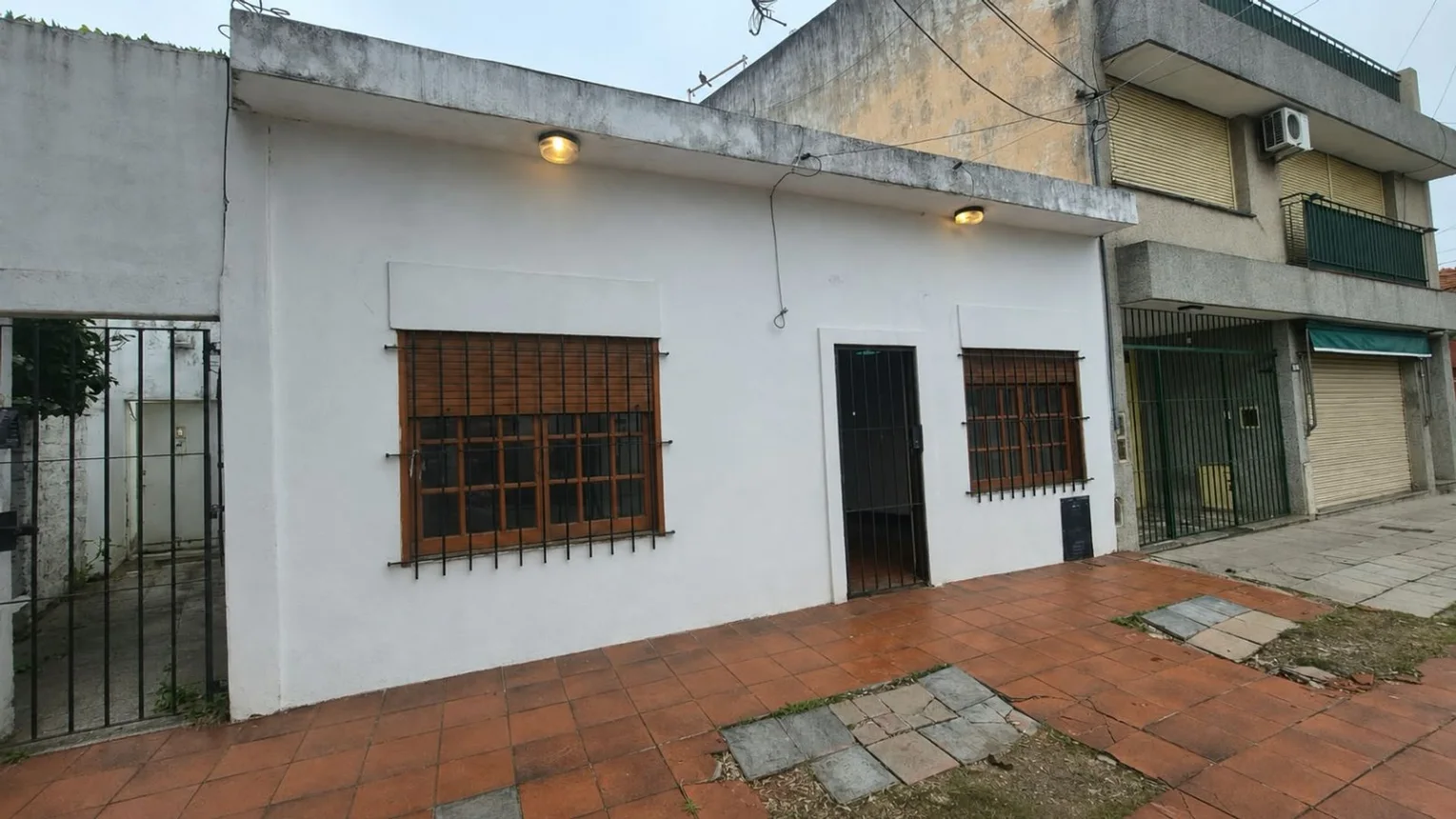 Casa de 3 ambientes en venta en Bernal Oeste, Cerrito 500