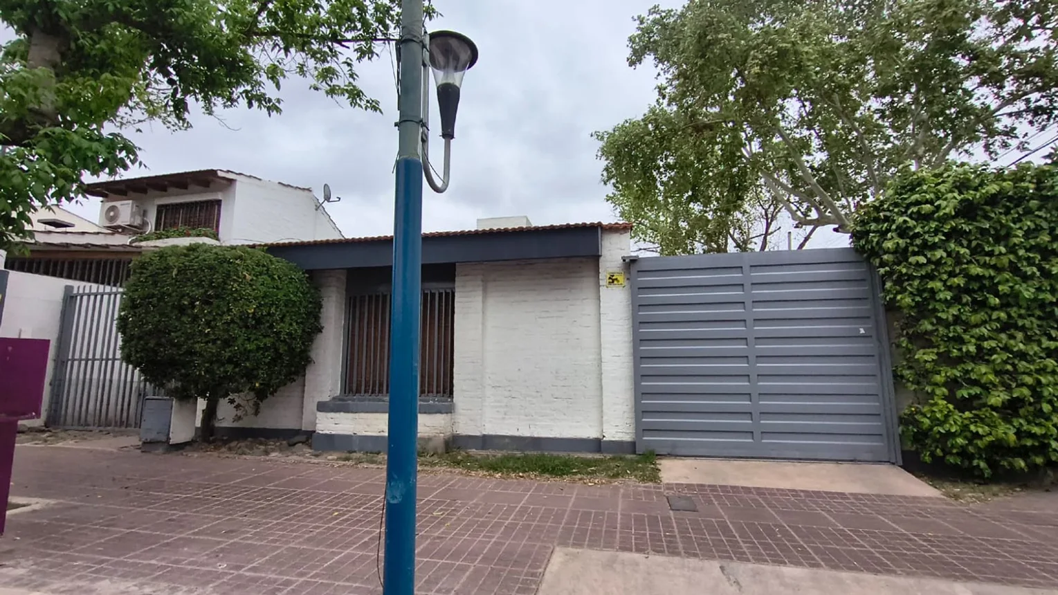 Casa de 6 ambientes en alquiler en Godoy Cruz, Navarro 1100, foto 2