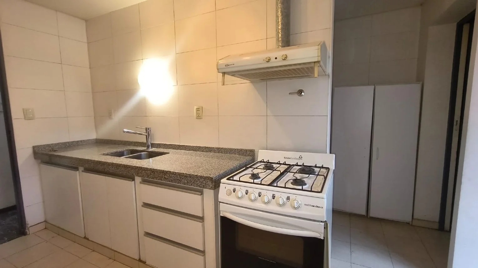 Casa de 6 ambientes en alquiler en Godoy Cruz, Navarro 1100, foto 5