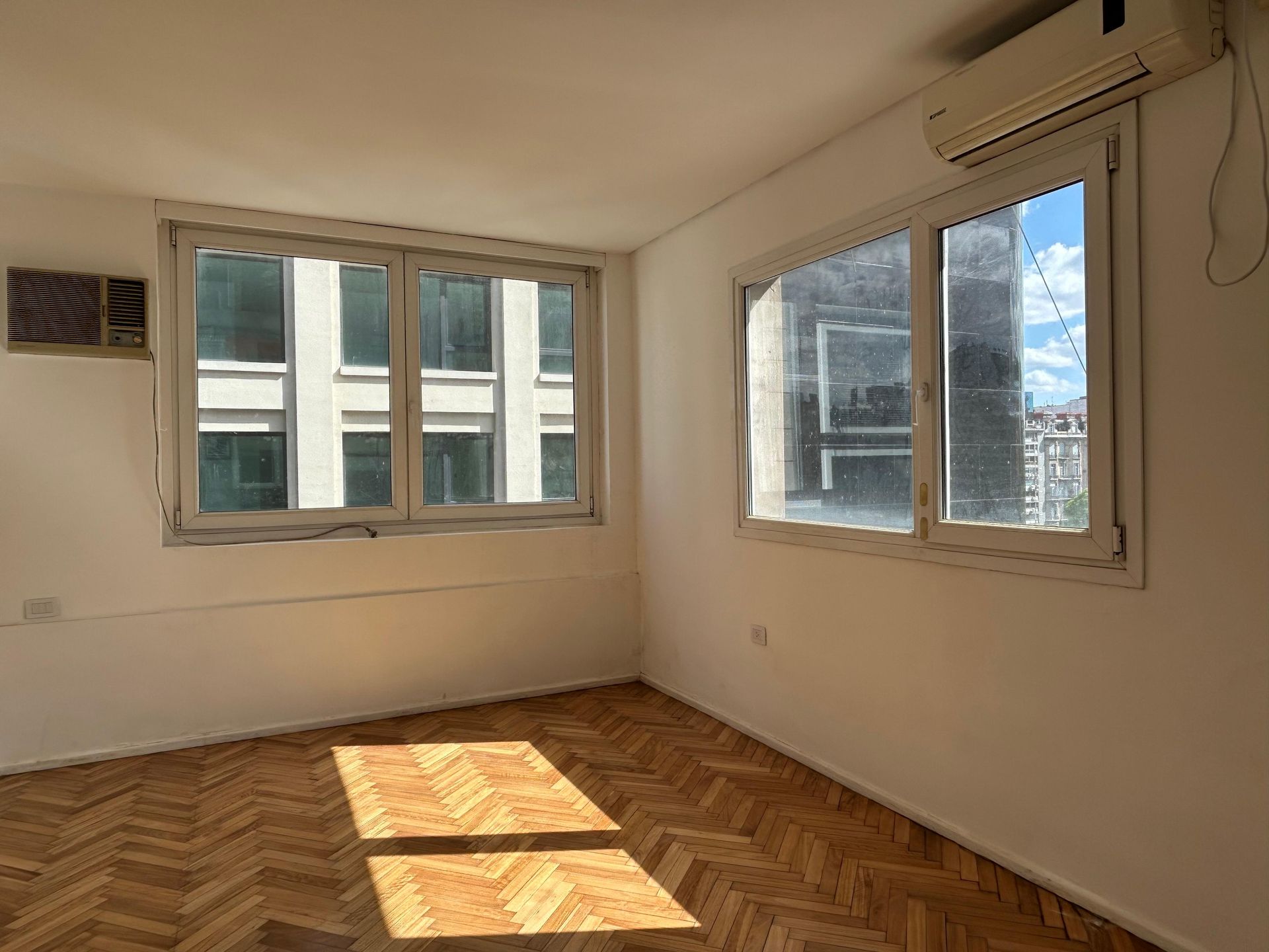 Foto 3 — VENTA DEPTO 2 AMBIENTES APTO PROFESIONAL RETIRO