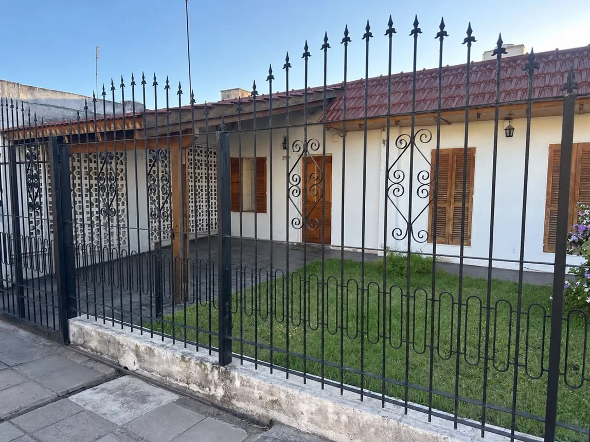Casa de 4 ambientes en venta en Córdoba, Pjpn Santa Olaya 2800