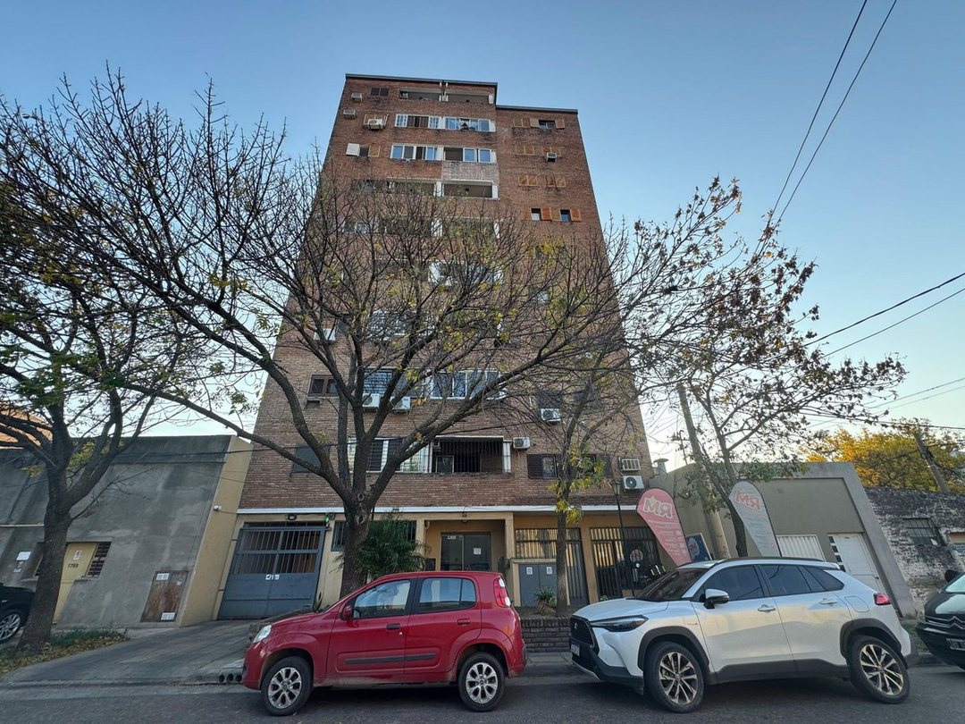 SE VENDE DPTO 3 DORMITORIOS Y COCHERA