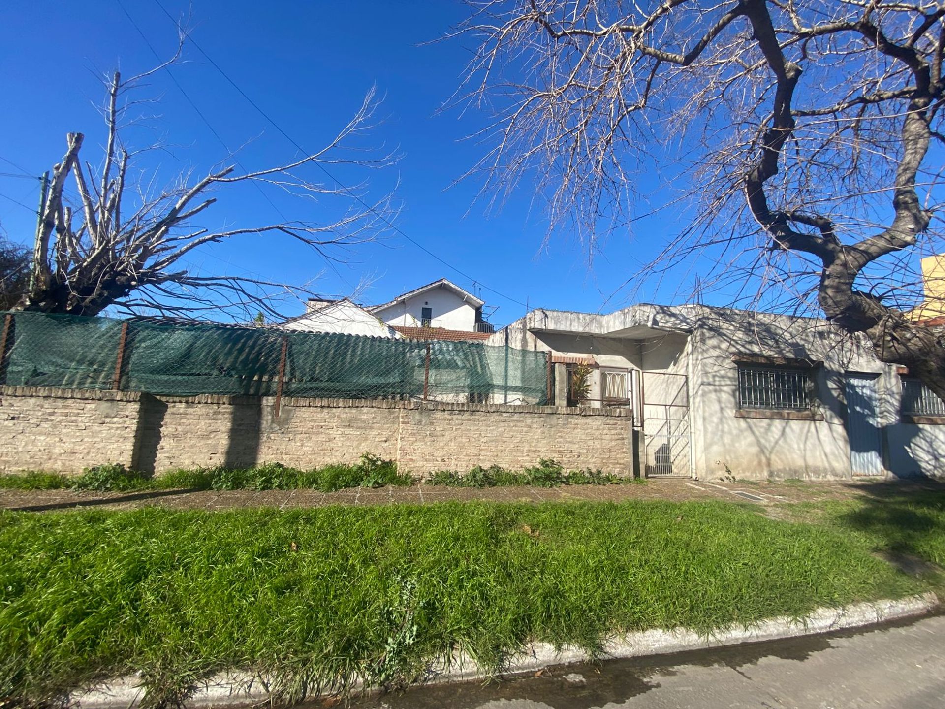 Foto 6 — LOTE EN VENTA CON VIVIENDA A RECICLAR - QUILMES