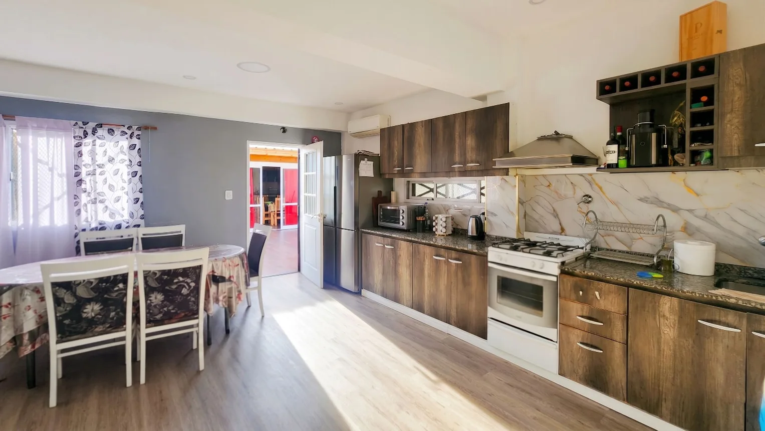 Casa de 4 ambientes en venta en Lomas del Mirador, Europa 200, foto 3