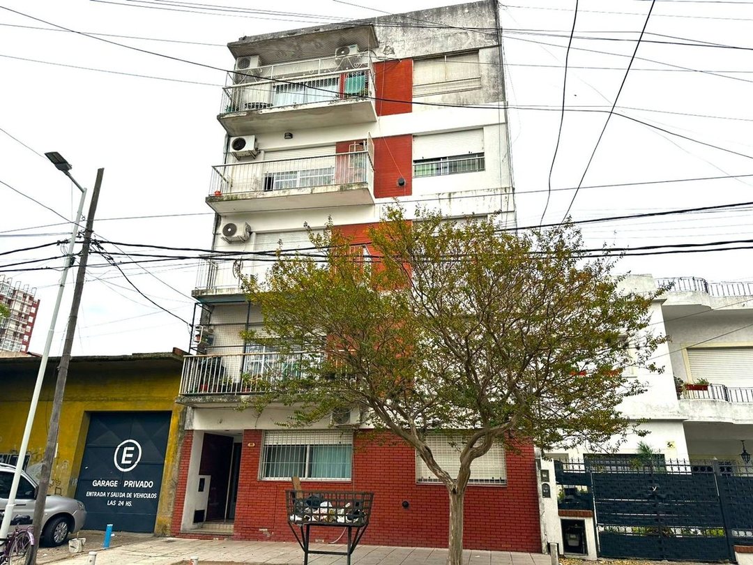 Venta Depto 3 ambientes al frente con Balcon Wilde