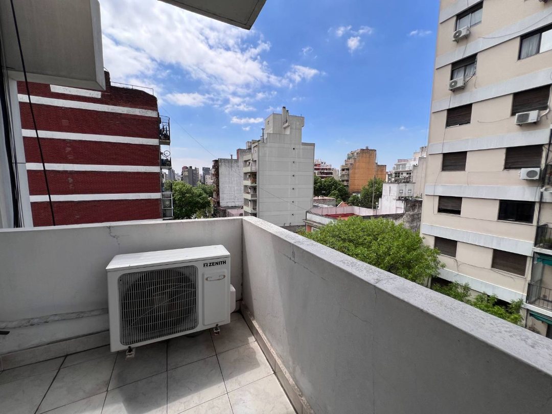 Venta depto 3 ambientes balcón reciclado semipiso
