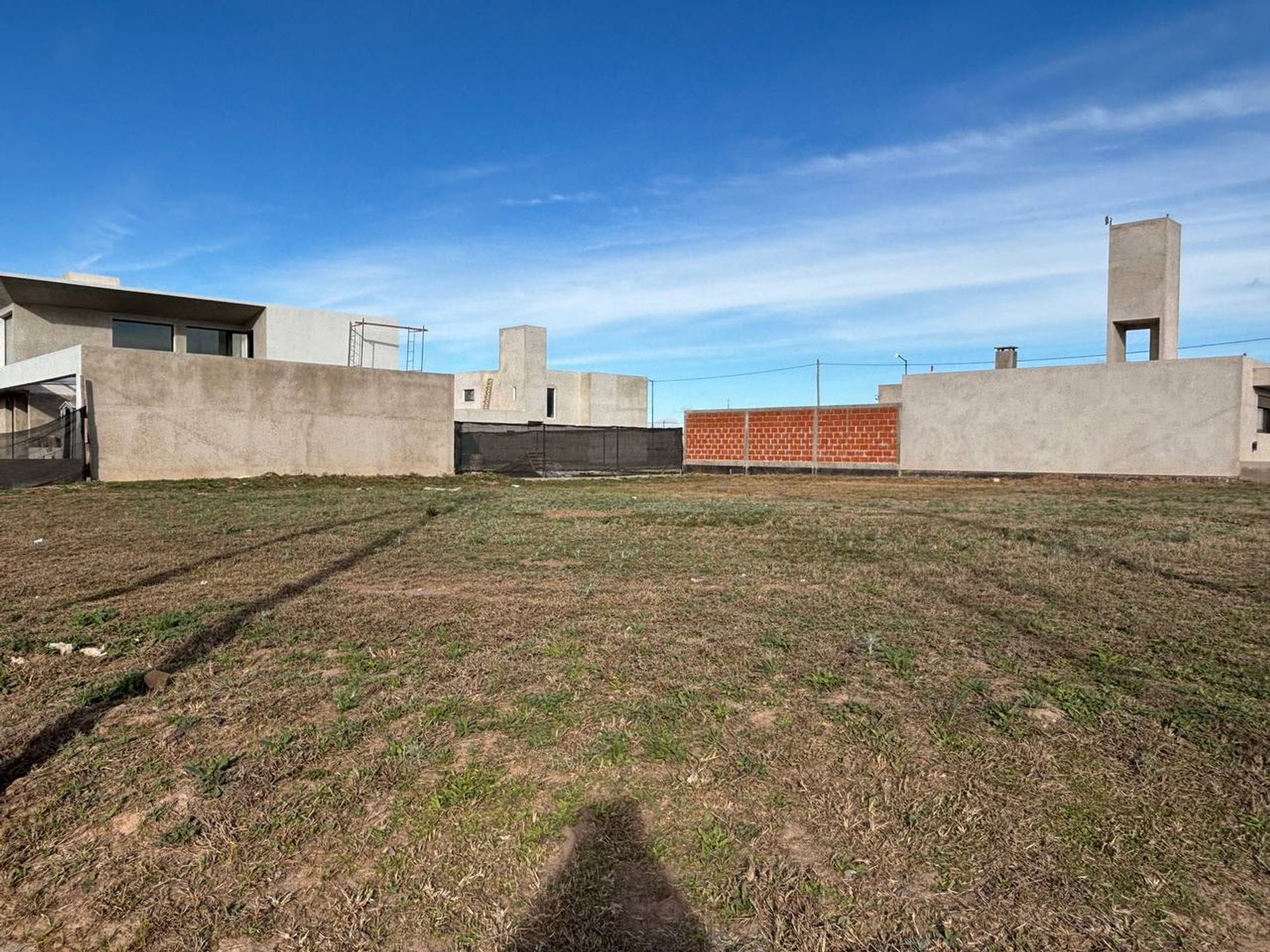 Foto 3 — VENTA TERRENO EN CAMPOS DE MANANTIALES 300 MTS
