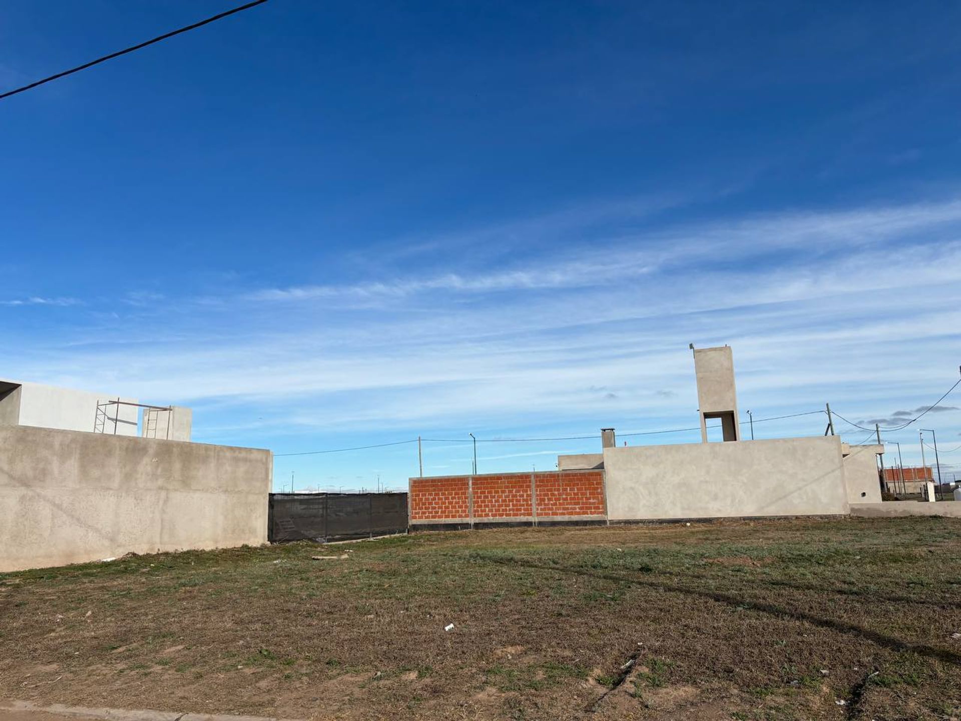 Foto 5 — VENTA TERRENO EN CAMPOS DE MANANTIALES 300 MTS