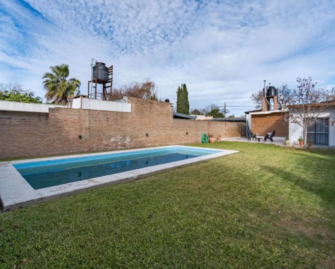 Casa tríplex de 5 ambientes en venta en Funes, Acapulco 6000, foto 3
