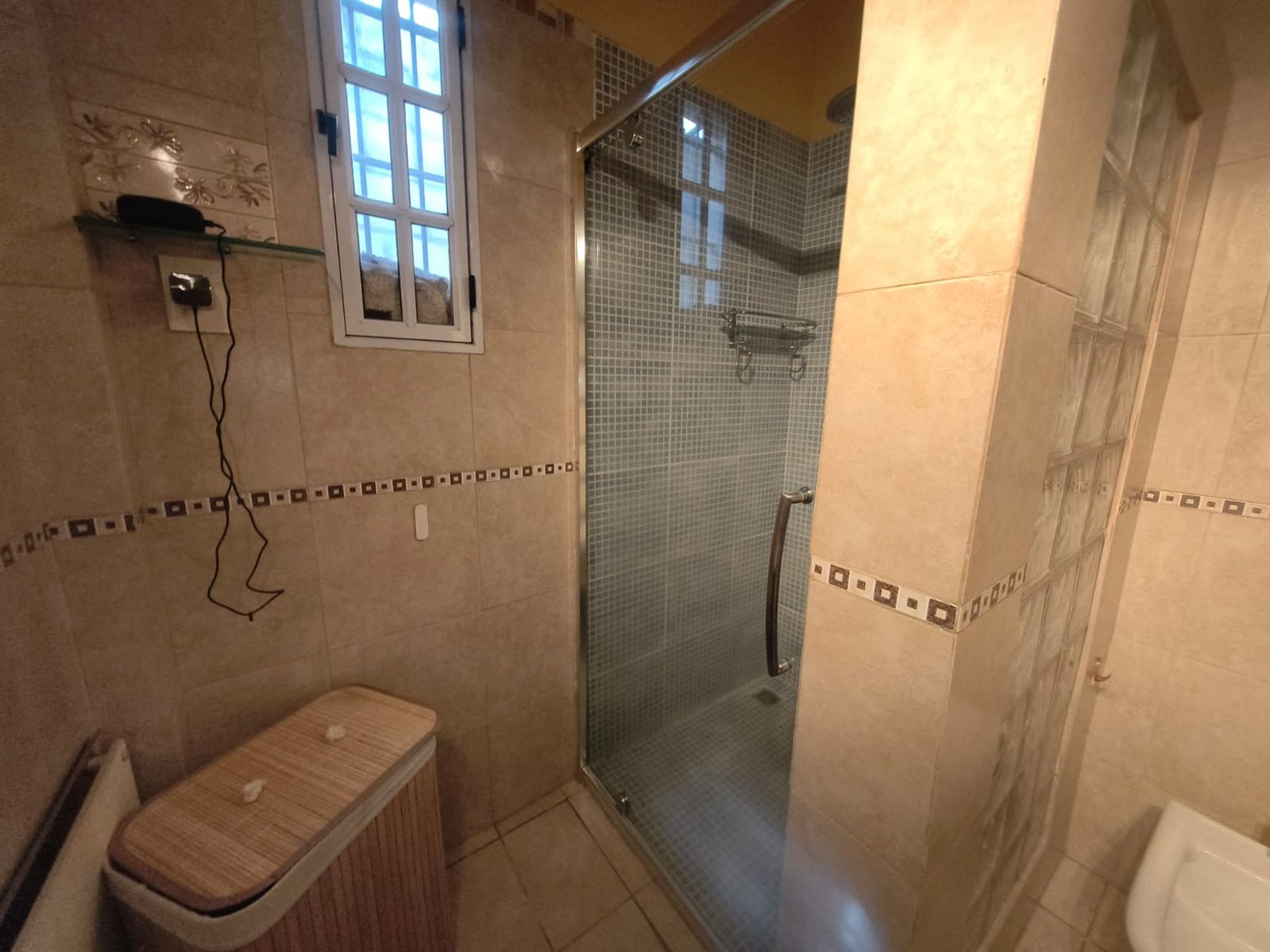 Foto 9 — VENTA CASA 6 AMBIENTES PTE DERQUI CON PILETA