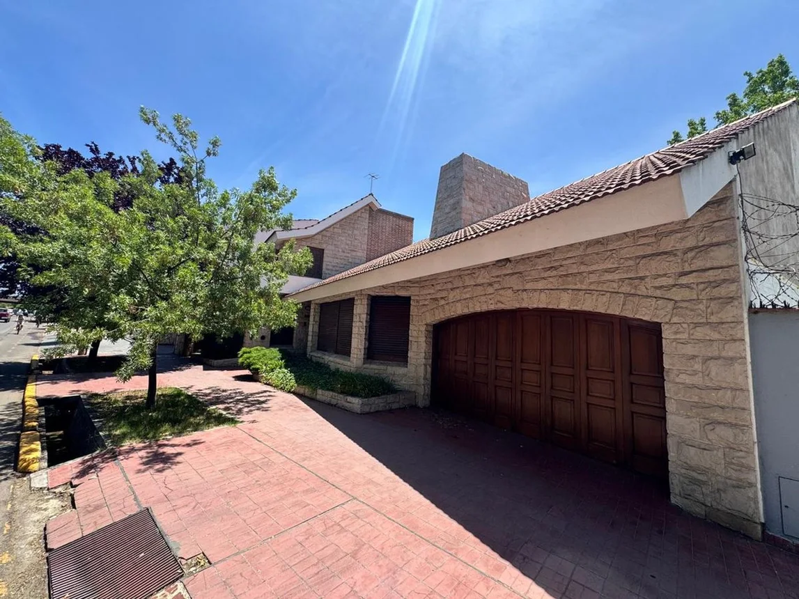 Casa en venta en Guaymallén, foto 2