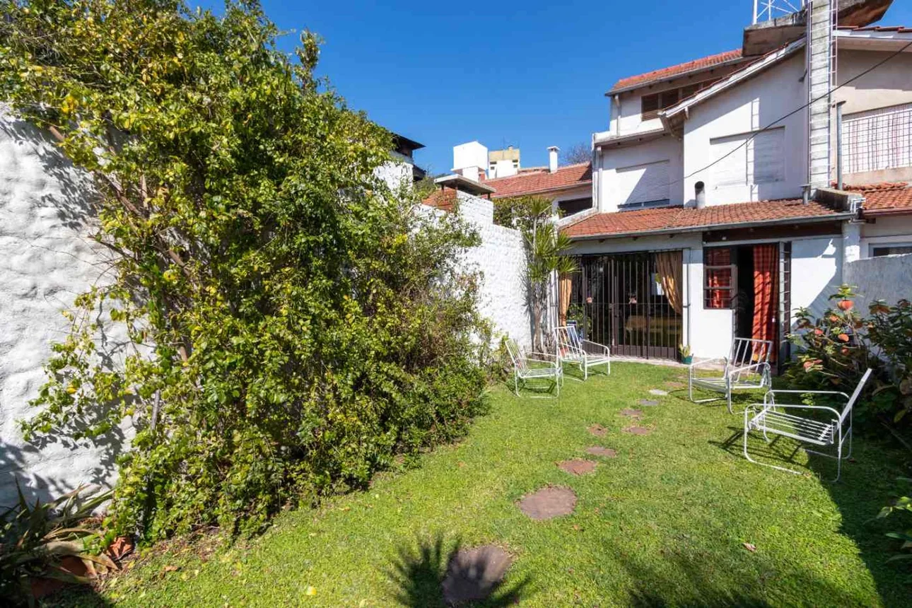 Casa tríplex en venta en Olivos