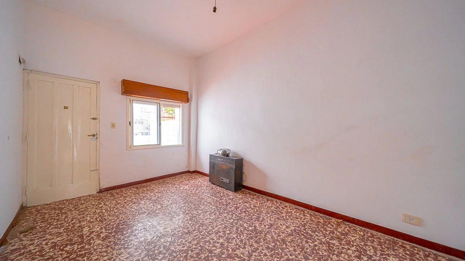Casa de 5 ambientes en venta en Caseros, José Mármol 2600, foto 4