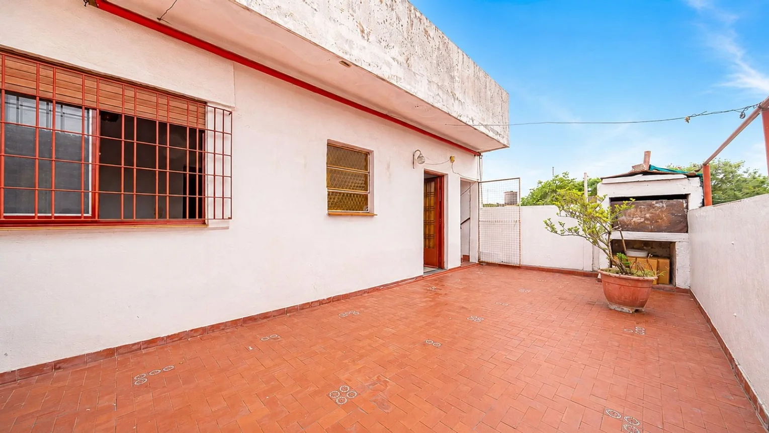 Casa de 5 ambientes en venta en Caseros, José Mármol 2600