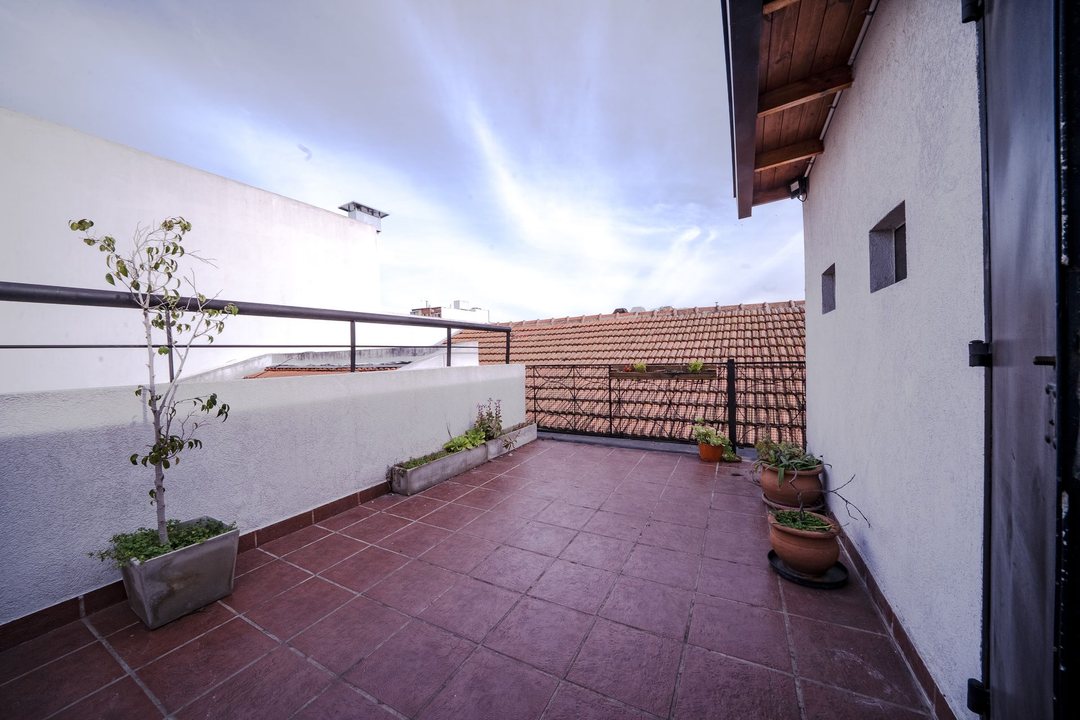 VENTA CASA 4 AMBIENTES VILLA URQUIZA - PERMUTA