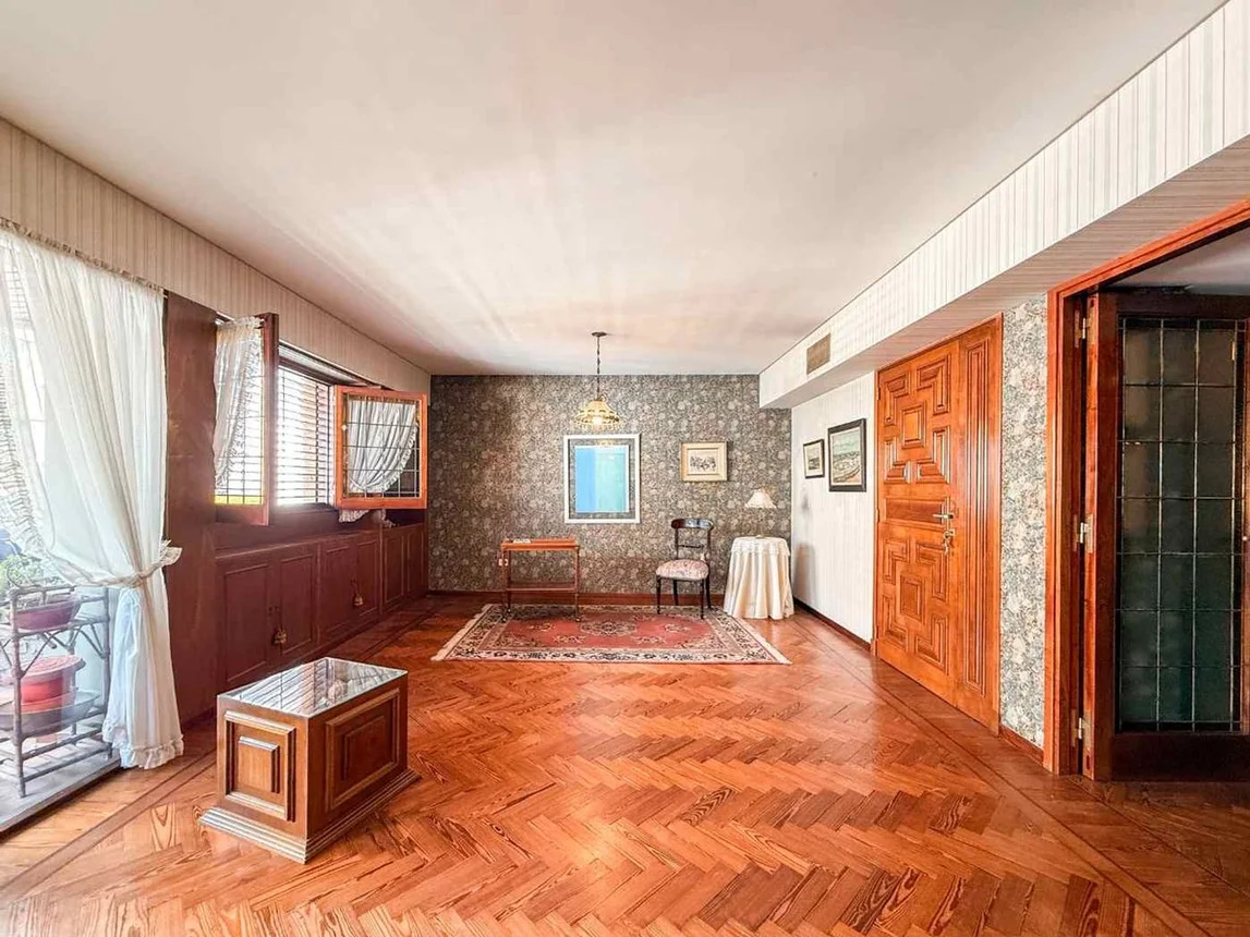 Piso de 6 ambientes en venta en La Plata, 55 E/ 3 y 4 400