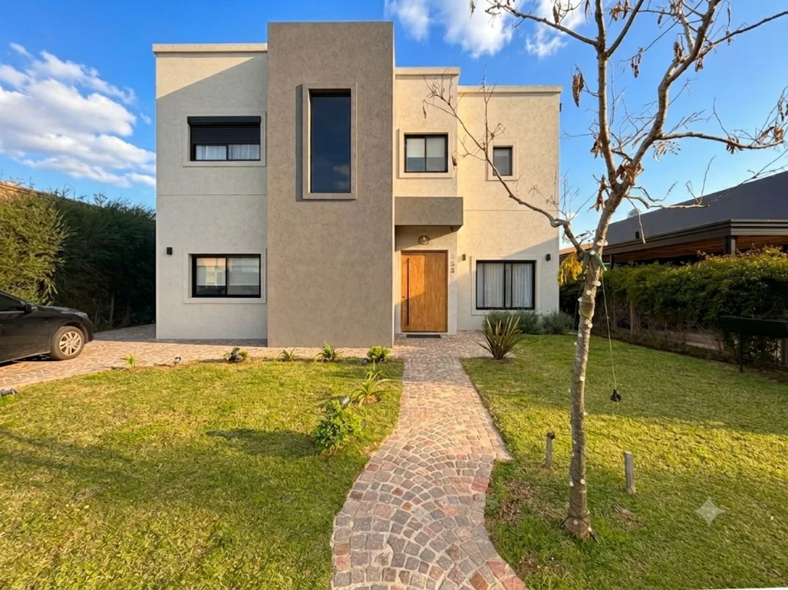 Casa en venta en Pilar, foto 2