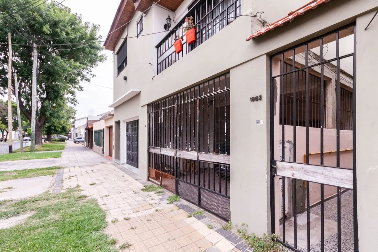 PH de 3 ambientes en venta en Banfield, General Carlos María de Alvear 1900, foto 2