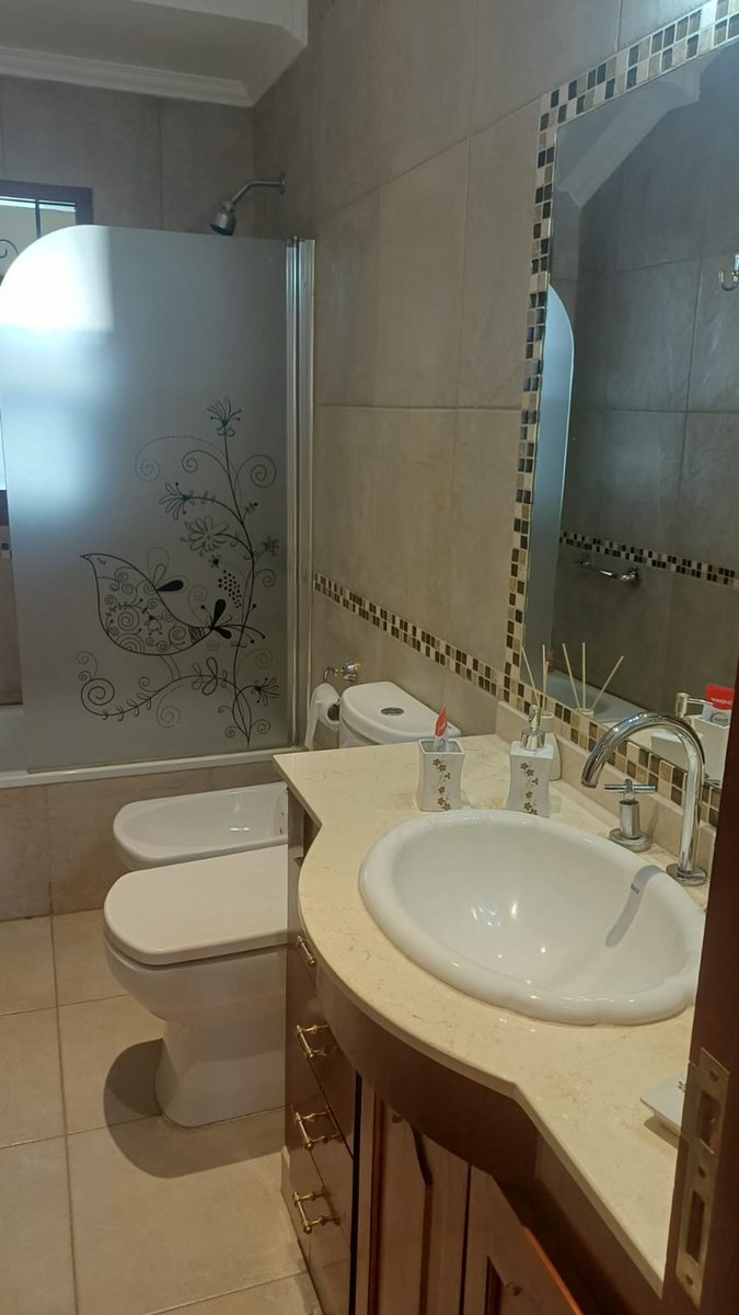CASA VENTA ZONA GRAND BOURG C/PILETA 4 DORMITORIOS - foto 11