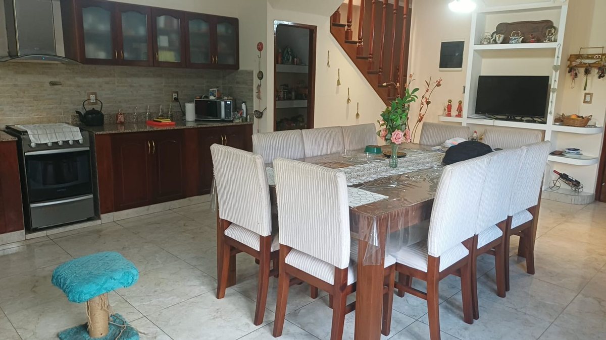 CASA VENTA ZONA GRAND BOURG C/PILETA 4 DORMITORIOS - foto 4