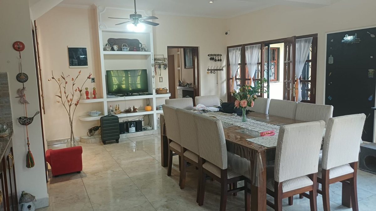 CASA VENTA ZONA GRAND BOURG C/PILETA 4 DORMITORIOS - foto 5