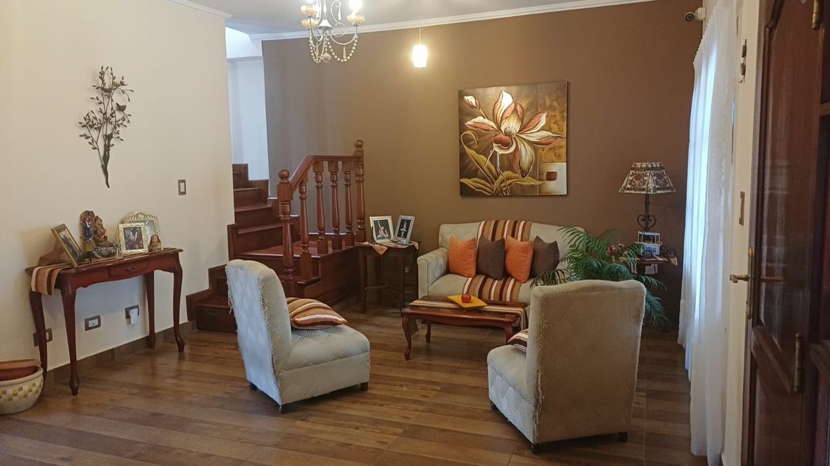 CASA VENTA ZONA GRAND BOURG C/PILETA 4 DORMITORIOS - foto 2
