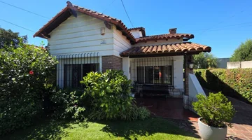 CASA EN VENTA RINGUELET PILETA PARQUE