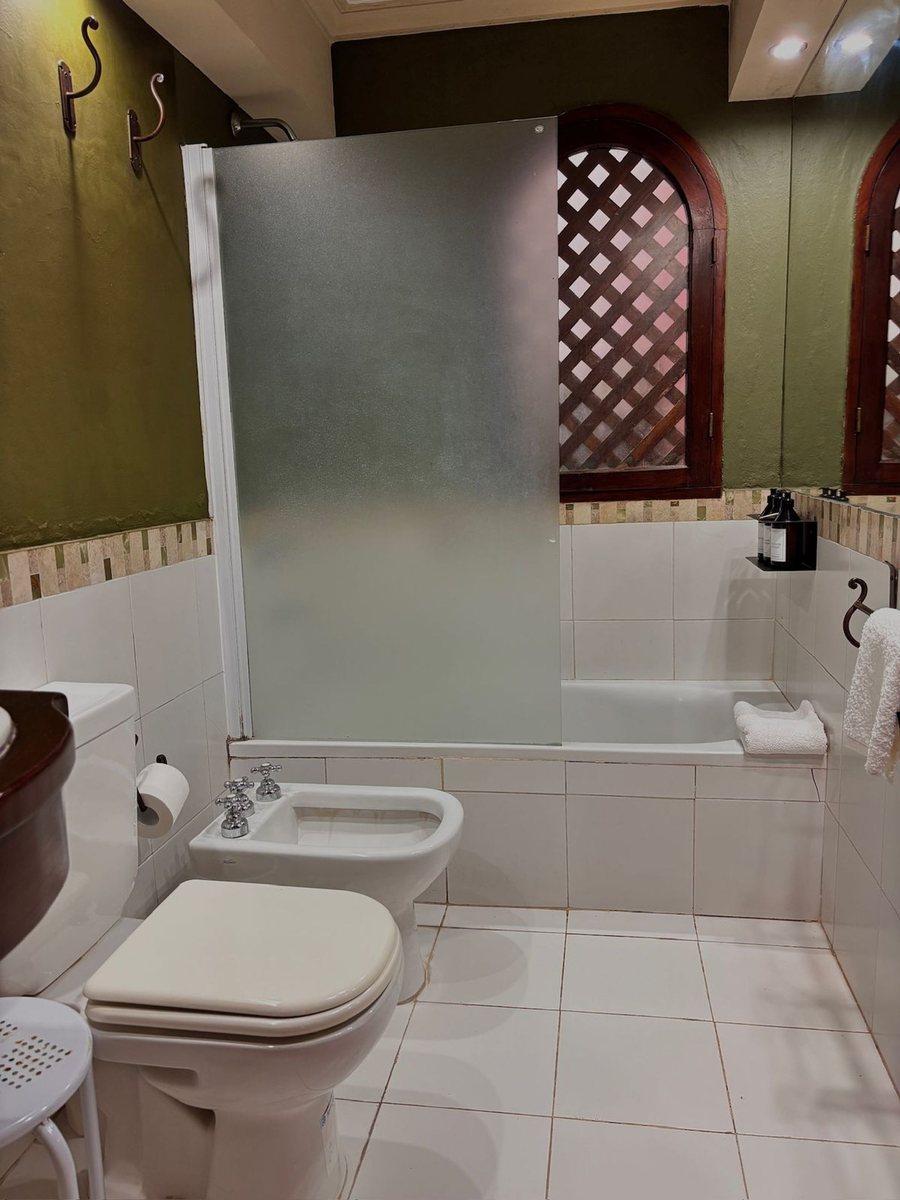 HOTEL EN VENTA AMOBLADO EN TRES CERRITOS - foto 11