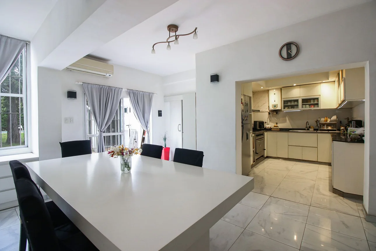 PH de 4 ambientes en venta en Mataderos, Guaminí 2700