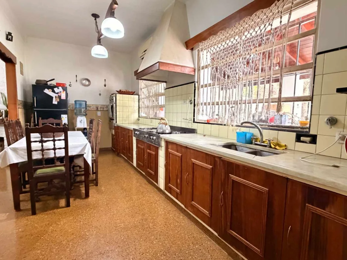 Casa de 5 ambientes en venta en Hurlingham, General Mariano Necochea 1700, foto 2