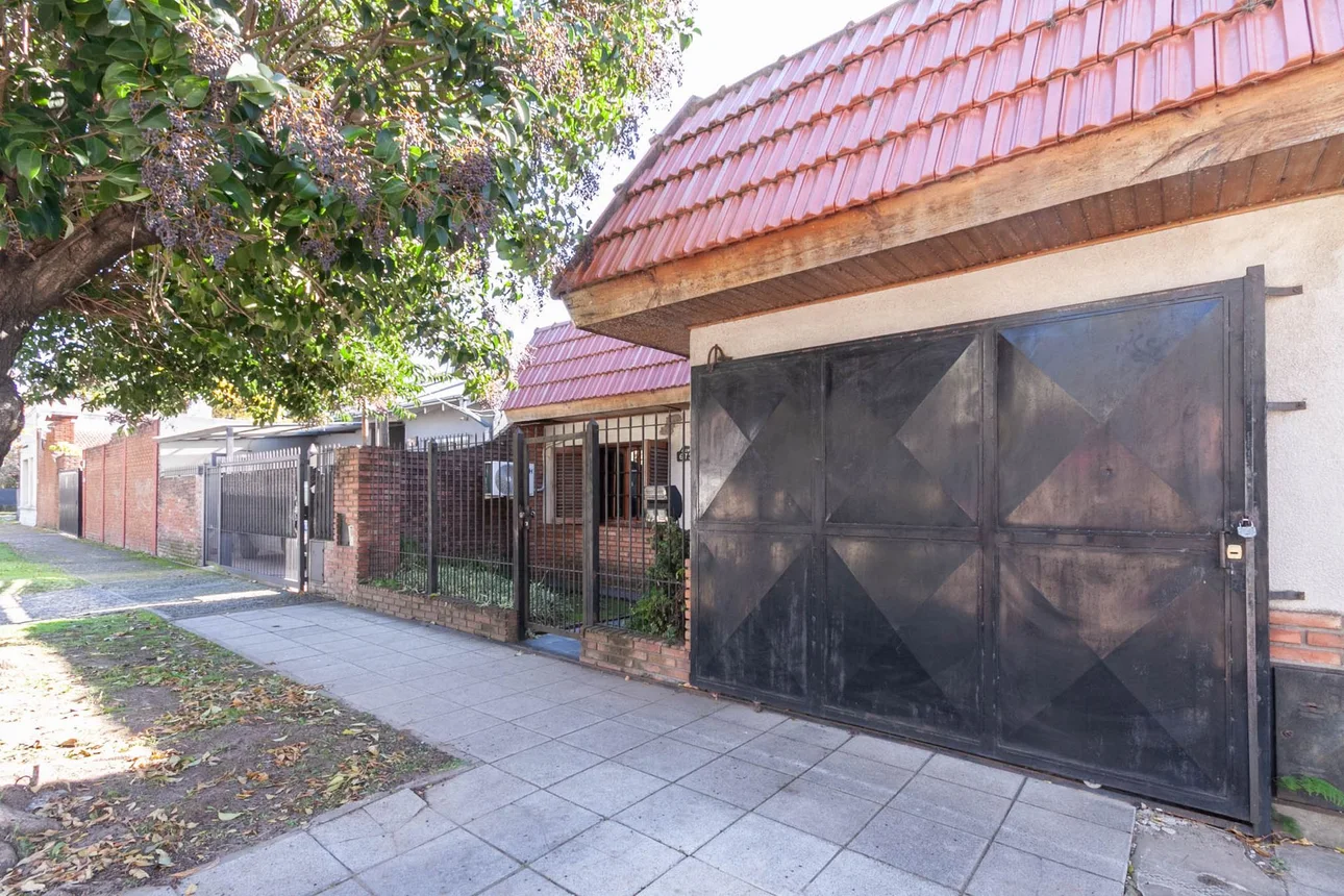 Casa en venta en Burzaco, foto 3