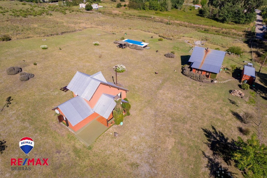 VENTA DOS CASAS DE CAMPO ZONA LA ELENA TANDIL