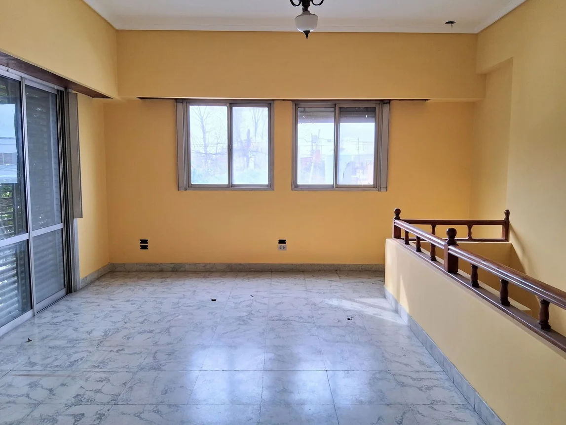 PH de 3 ambientes en venta en Bernal Oeste, Neuquén 1100, foto 3