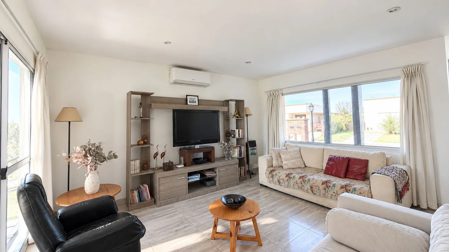 Casa en venta en Pilar, foto 3