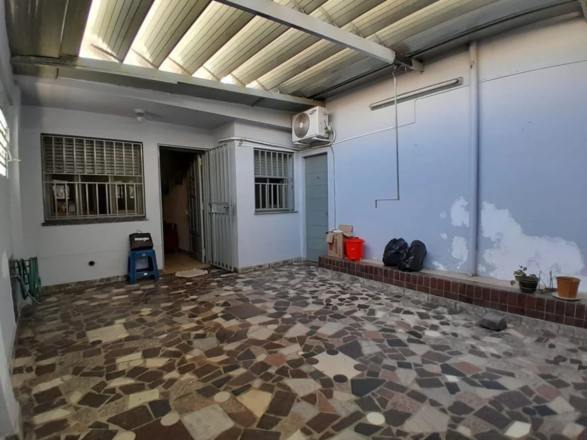 PH de 3 ambientes en venta en Lomas del Mirador, Larrea 3400, foto 2