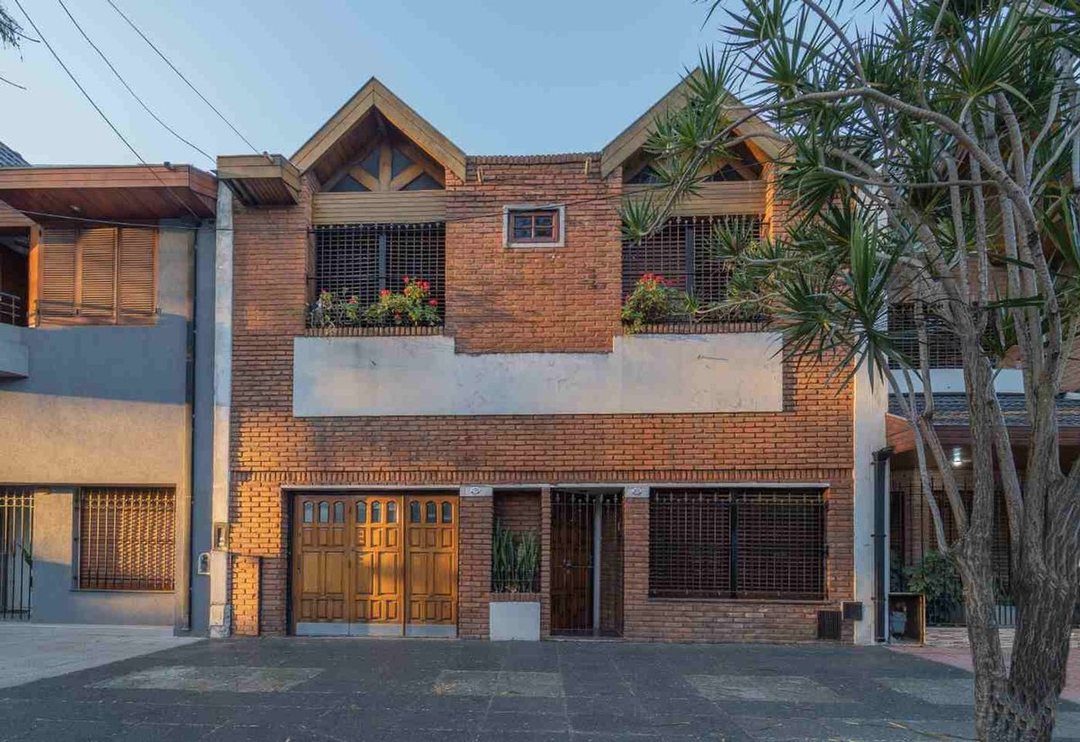 Chalet: Lote propio en 2 plantas, mataderos