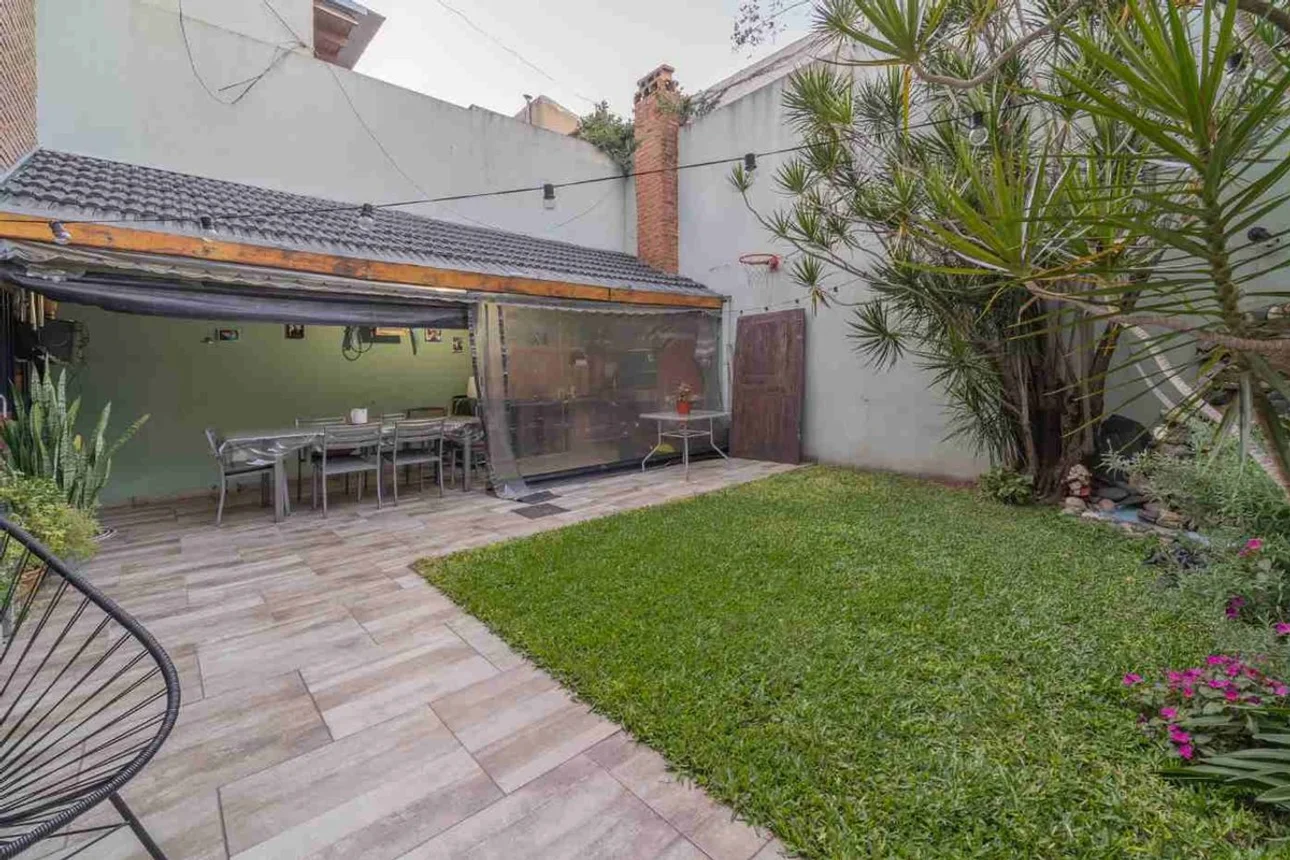 Casa de 5 ambientes en venta en Mataderos, Pola 1100, foto 2