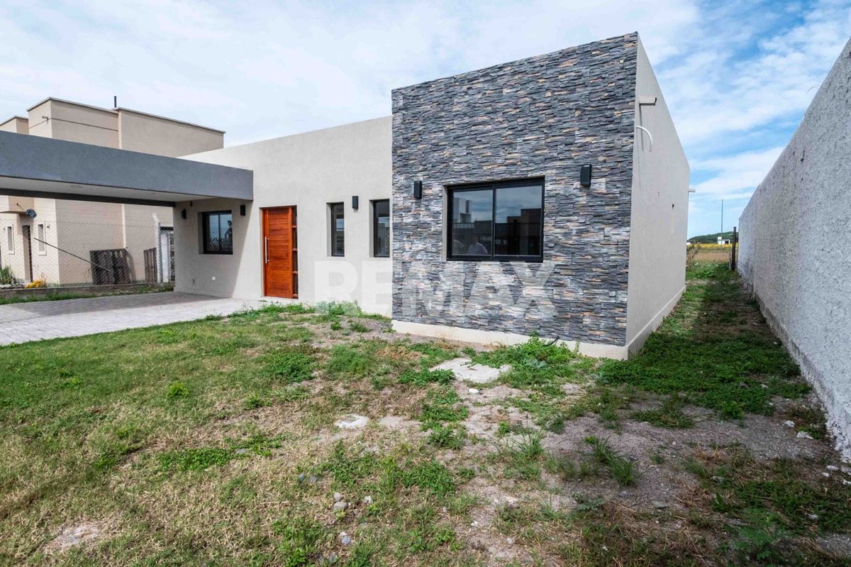 CASA 2 DORMIMTORIOS VENTA EKO DISTRITO CERRILLOS - foto 2