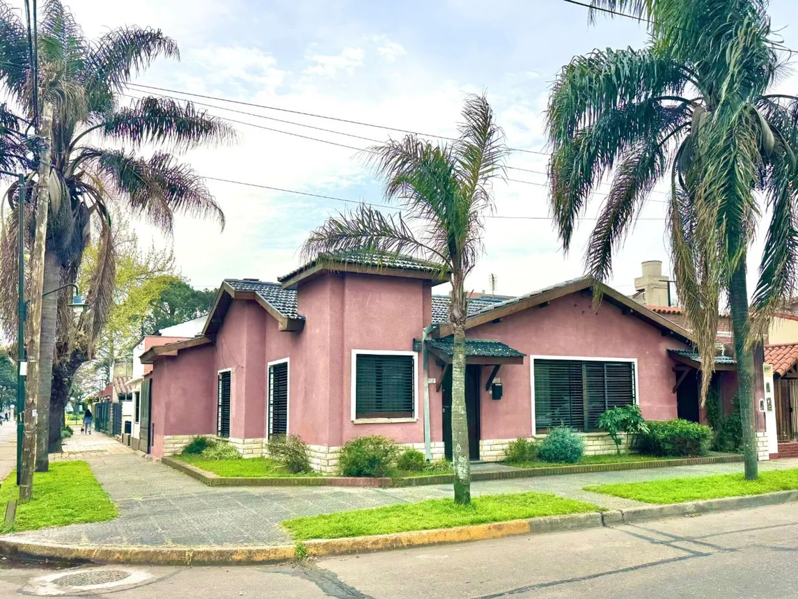 Casa de 5 ambientes en venta en Martínez, Catamarca 400