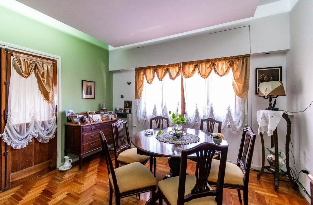 VENTA CASA 4 AMB C/COCHERA/QUINCHO/TERRAZA FLORES
