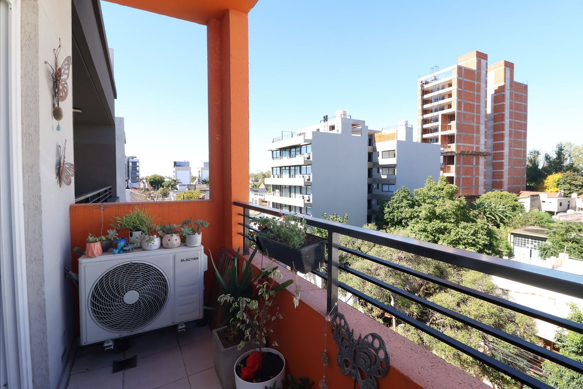 3 Amb. V. Bosch c/coch. y balcón LUZ Apto Crédito