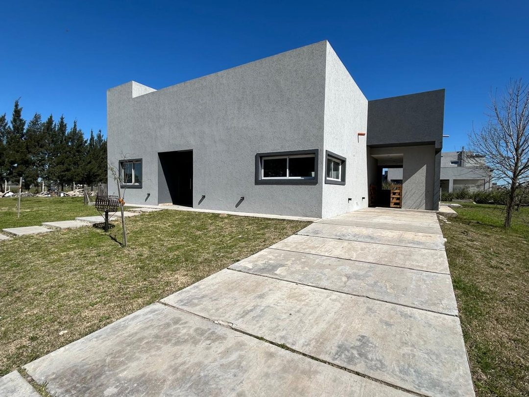 Casa de 4 ambientes en Venta en Canning Financiada