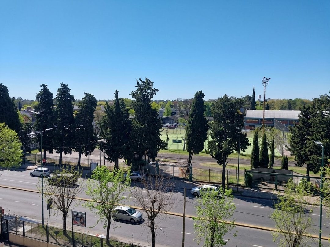 Depto 4 amb Marquez y fondo de la Legua